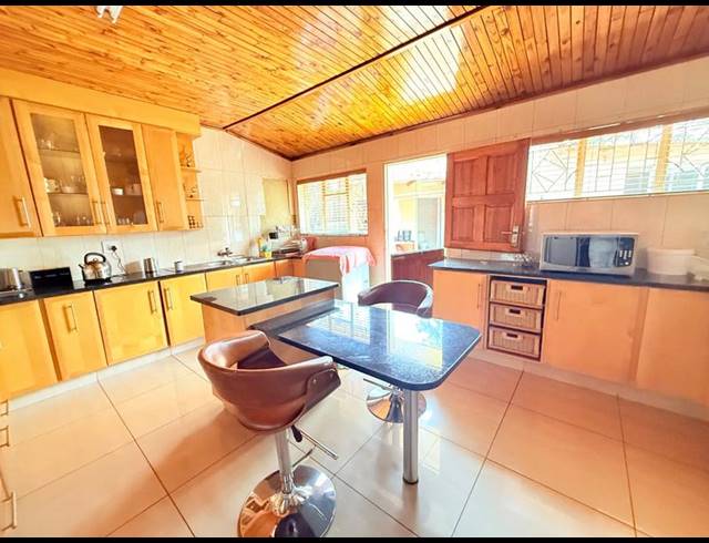 3 BEDROOM HOUSE FOR SALE IN VANDERBIJLPARK CW 1
